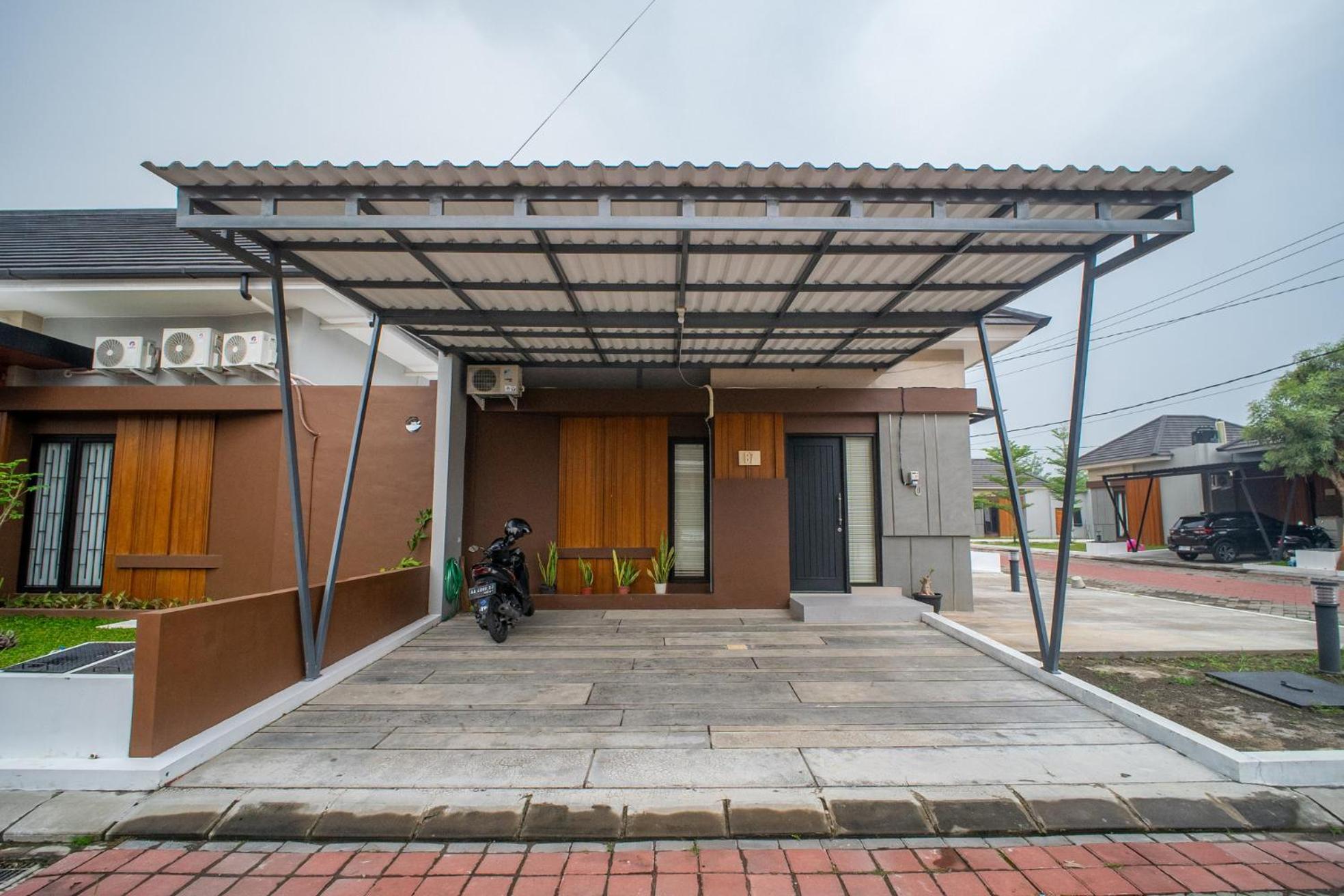 Gondowulung Banguntapan Permai B7 Homestay Jogja מראה חיצוני תמונה